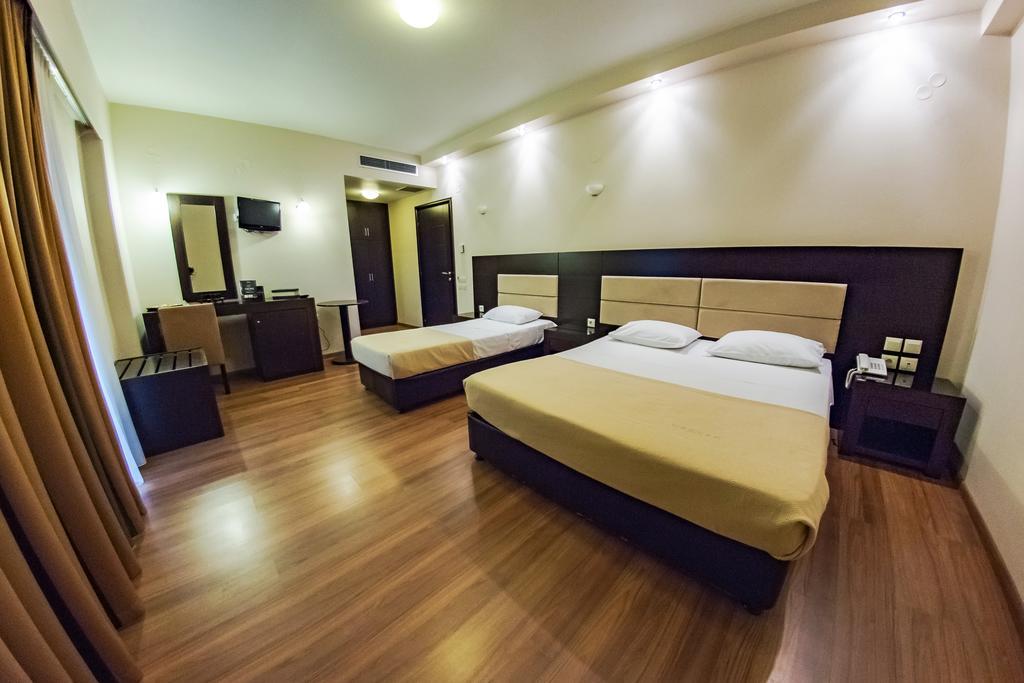 Giotis Boutique Hotel อิโออันนินา ภายนอก รูปภาพ