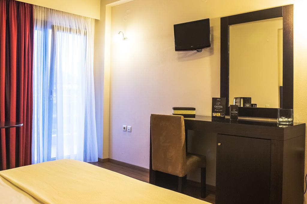 Giotis Boutique Hotel อิโออันนินา ภายนอก รูปภาพ